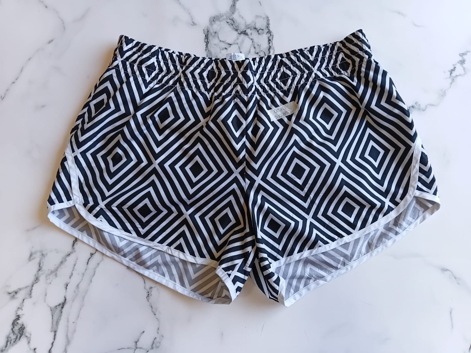 Shorts deportivo- L